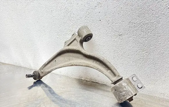 Opel Astra J Front lower control arm/wishbone 027060168012