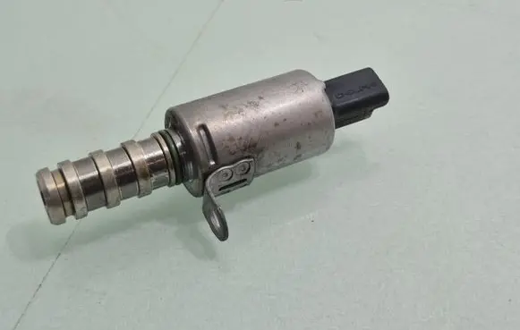 Peugeot 2008 I Camshaft vanos timing valve V75877608003