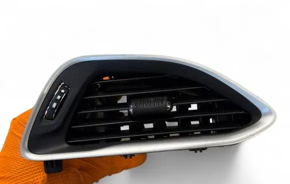 Chrysler Pacifica Dashboard side air vent grill/cover trim 6EC031X9AA 100617 3354259