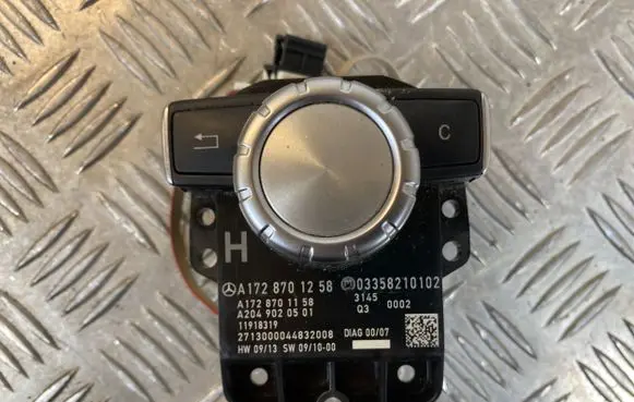 Mercedes-Benz SLK R172 Head unit multimedia control A1728701158 A1728701258