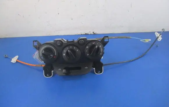 Mazda 2 Climate control unit