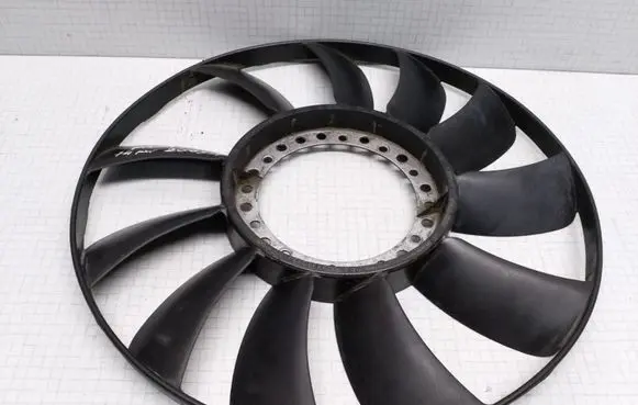 Volkswagen PASSAT B5.5 Fan impeller 058121301B