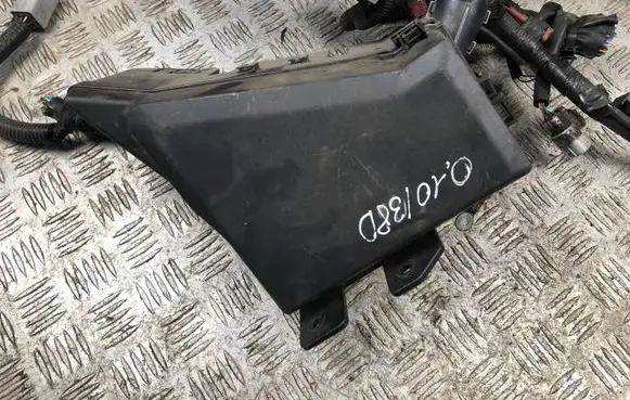 Subaru Outback Fuse box set MB502104B