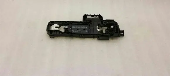 Rear door exterior handle/bracket