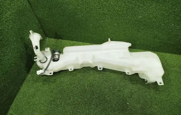 Mitsubishi Pajero Windshield washer fluid reservoir/tank HLC37055 E13010159