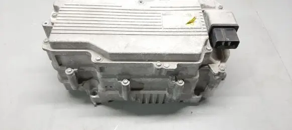 Voltage converter inverter