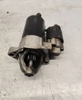 Volkswagen PASSAT B5 Starter motor 1005821933