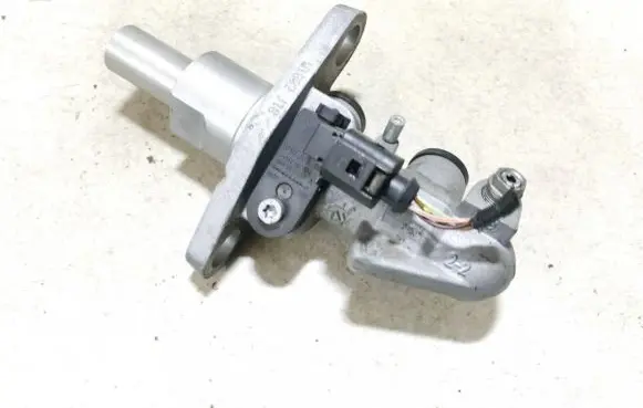 Volkswagen Jetta VI Master brake cylinder 1k0945459a