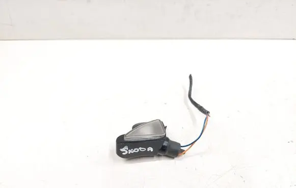 Skoda Octavia Mk2 (1Z) Mirror indicator light 3T0945292