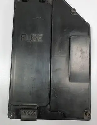 Volvo S70 V70 V70 XC Fuse box cover 3515122