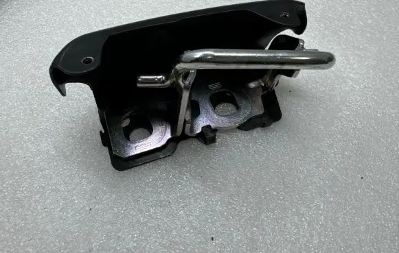 BMW i3 Rear door lock loop/hook striker 7266740