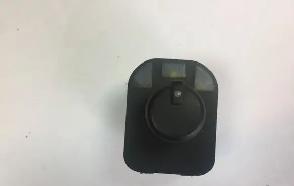 Wing mirror switch