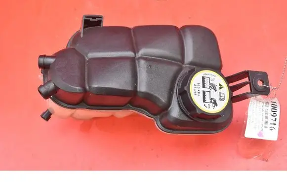 Coolant expansion tank/reservoir