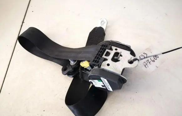 Skoda Octavia Mk2 (1Z) Front seatbelt 1z0857702a