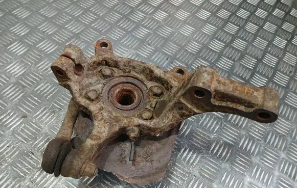 Nissan X-Trail T31 Front wheel hub spindle knuckle