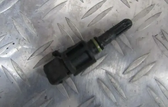BMW 3 E36 Intake air temperature sensor 13621739510 13.62-1739510