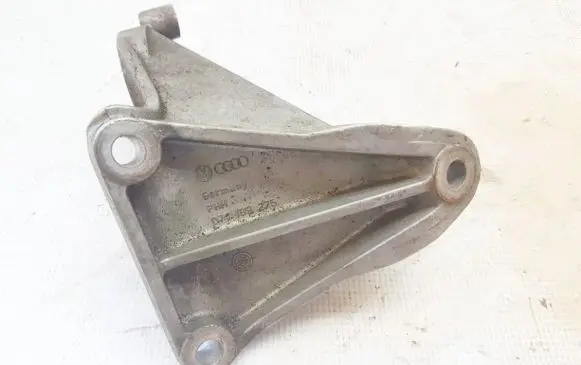 Engine mounting bracket