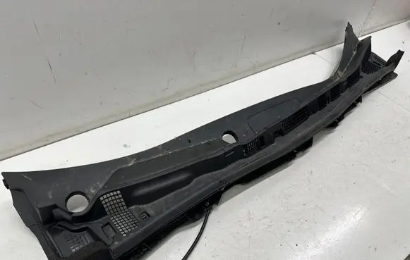 Nissan Leaf II (ZE1) Wiper trim 668625SKOA
