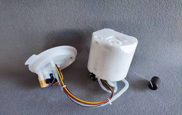 BMW X5M G05 F95 Mechanical fuel pump 9429645 6119429645
