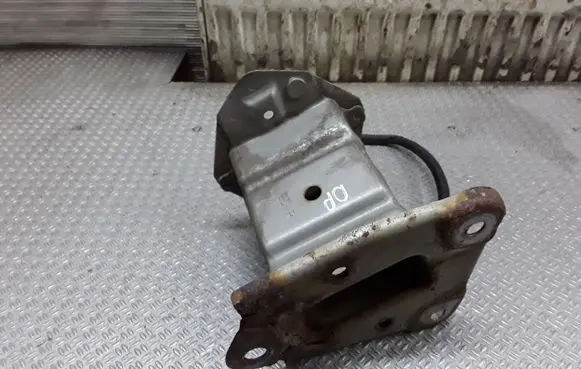 Nissan Note (E11) Front bumper shock/impact absorber 