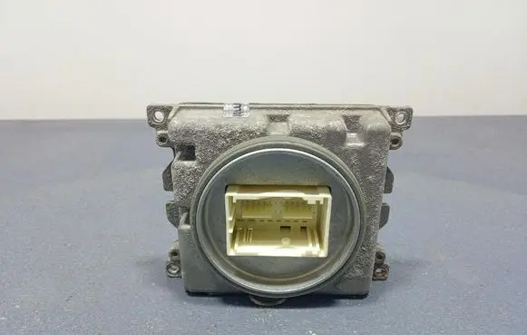 Volkswagen PASSAT CC Voltage converter/converter module 7PP941571AE