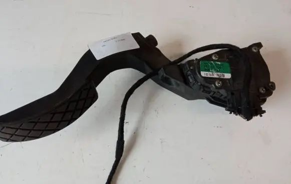 Audi A4 S4 B7 8E 8H Accelerator throttle pedal 8E1721523C 6PV00037505 37505