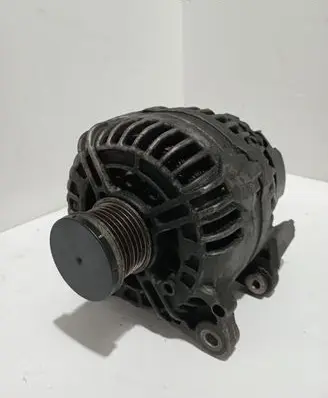 Volkswagen Golf VI Generator/alternator 03C903023A