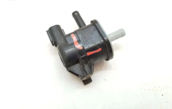 Toyota Yaris Vacuum valve 90110-TC001