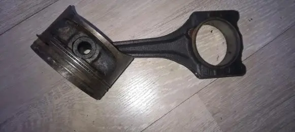 Opel Vectra B Piston with connecting rod 90412450