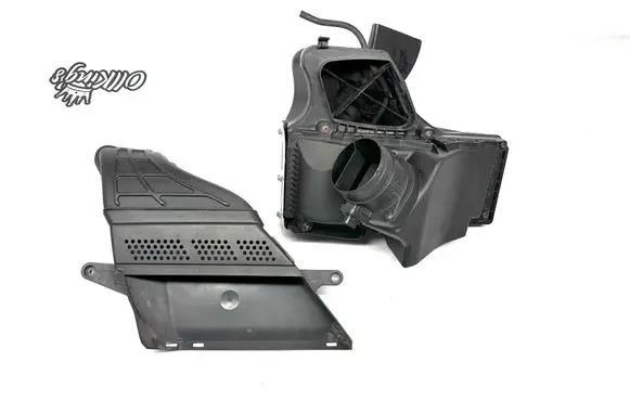 Audi A5 Sportback 8TA Air filter box 8K0133835BM