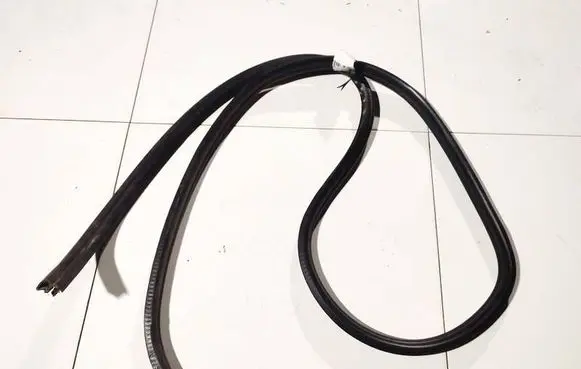 Rubber seal rear door