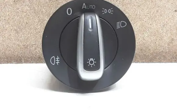Volkswagen Golf VI Light switch 3C8941431