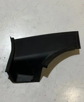 Ford Mustang VI Rear/tail light trim molding FR3B13A414A