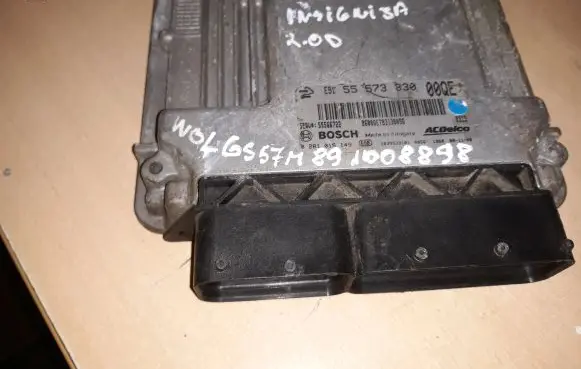 Opel Insignia A Engine control unit/module 55573330