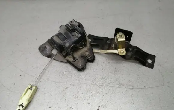 Chrysler 300M Tailgate/trunk/boot lock/catch/latch