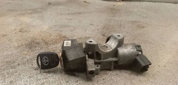 Toyota Avensis T250 Ignition lock 8978305010