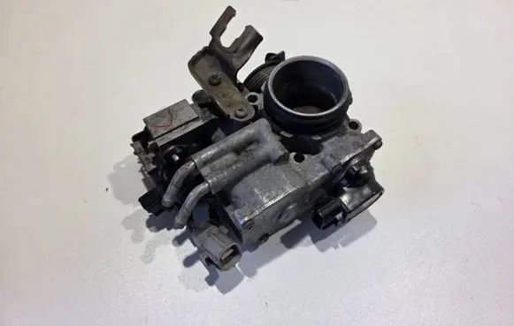 Lexus IS 200-300 Throttle valve 2203070021