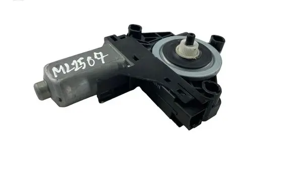 Volvo S60 Front door window regulator motor 966269103