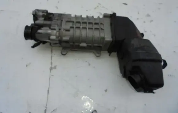 Volkswagen Golf V Supercharger 03C145601E