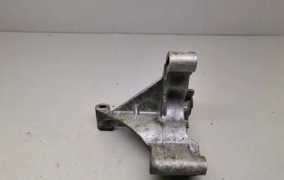 Volkswagen PASSAT B4 Engine mounting bracket 028145531C
