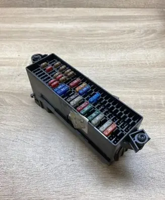 Volkswagen Touran I Fuse module 1T1970005 1T970076 1T1970000