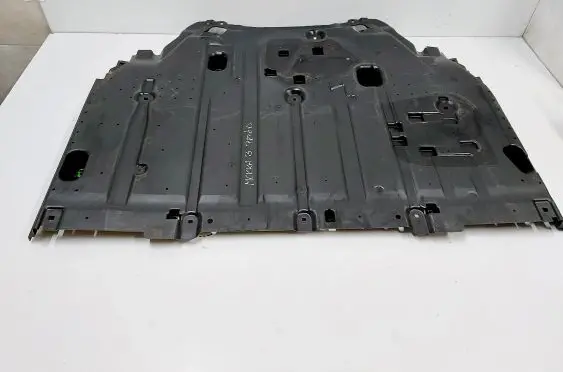 Opel Mokka B Engine splash shield/under tray 9847060580