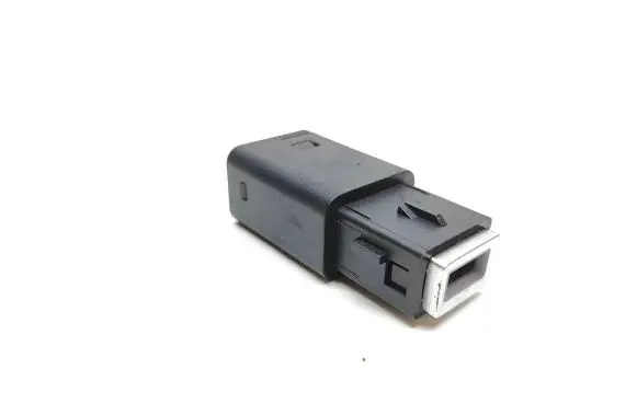 Peugeot 208 II USB socket connector 98217039DX 9824334377 PLP010367