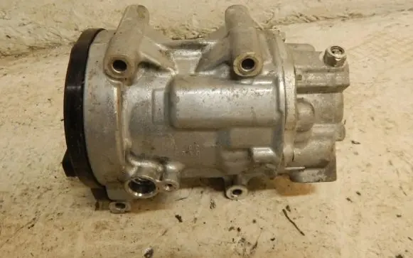 Toyota Yaris XP210 Air conditioning (A/C) compressor (pump) 88370K0010 0424000740