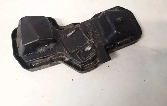 Headlight/headlamp dust cover