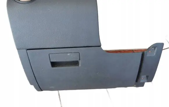 Volkswagen Touran I Dashboard lower bottom trim panel 1T1858365