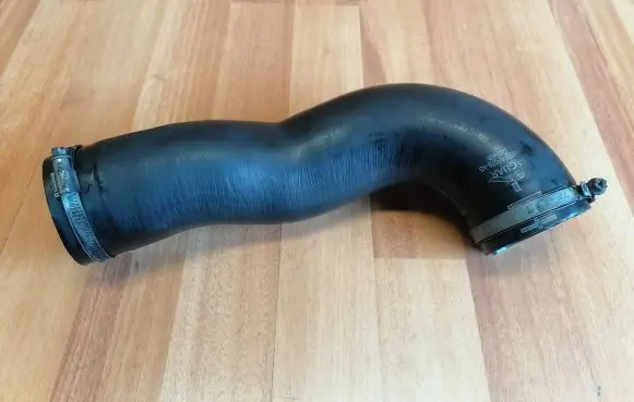 Jaguar XF X250 Intercooler hose/pipe 6W936F073AB C2C36495 D05WB