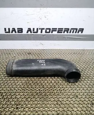 KIA Ceed Air intake duct part 28210A5820 2821030200 DK210A5802