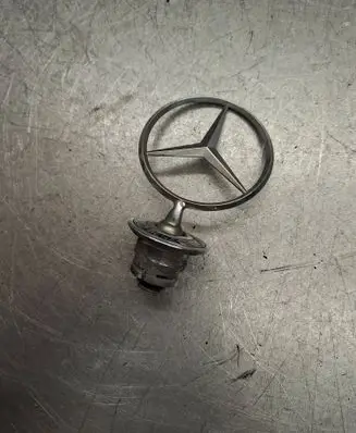 Mercedes-Benz E W211 Manufacturer badge logo/emblem