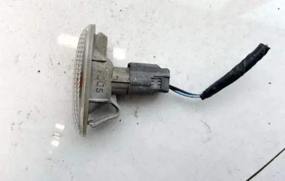 Mazda 3 I Front fender indicator light